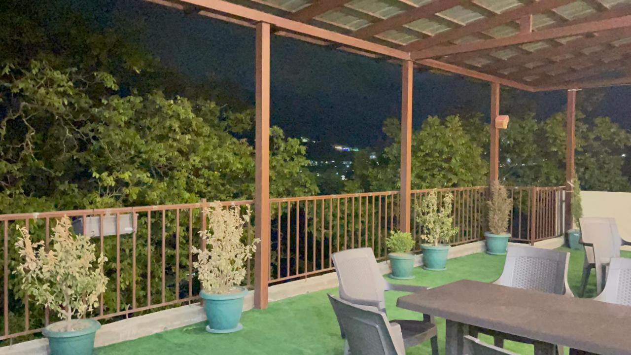 Guest House Royal Comfort With Terrace Кутаїсі Екстер'єр фото